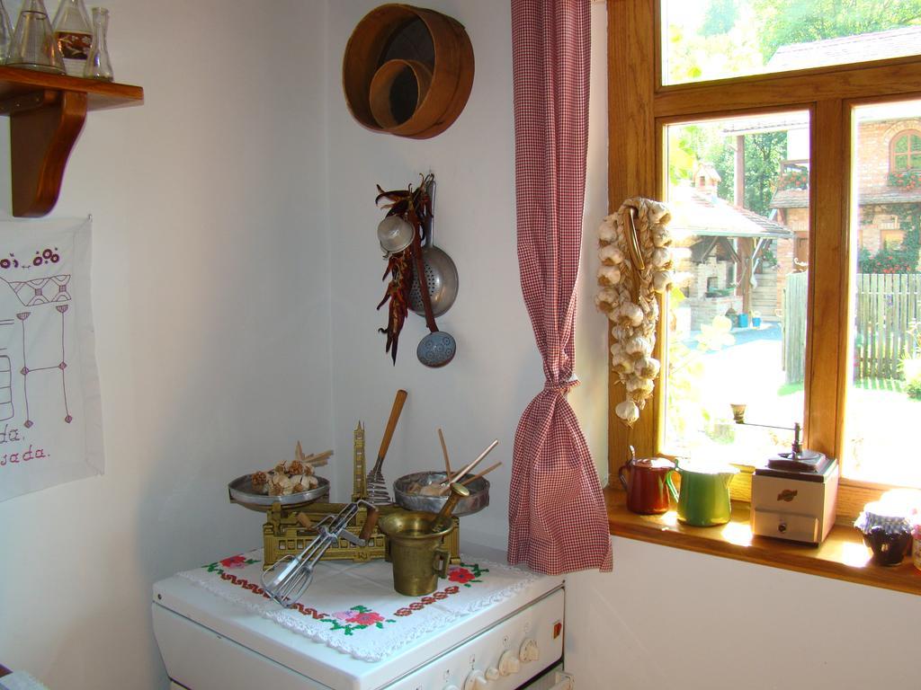Pavlovci Country House Tunjina Kuca Stara Kapelaゲストハウス エクステリア 写真