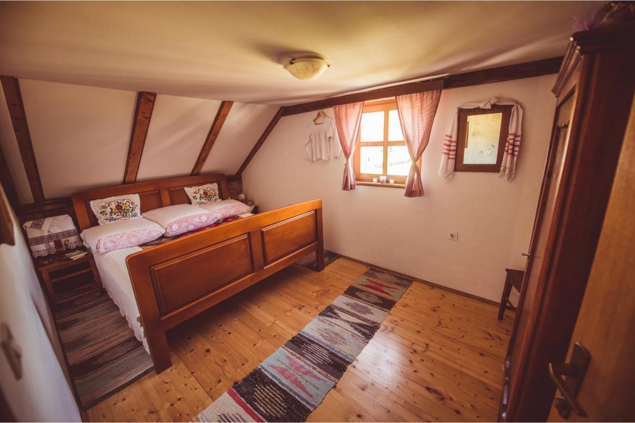Pavlovci Country House Tunjina Kuca Stara Kapelaゲストハウス エクステリア 写真