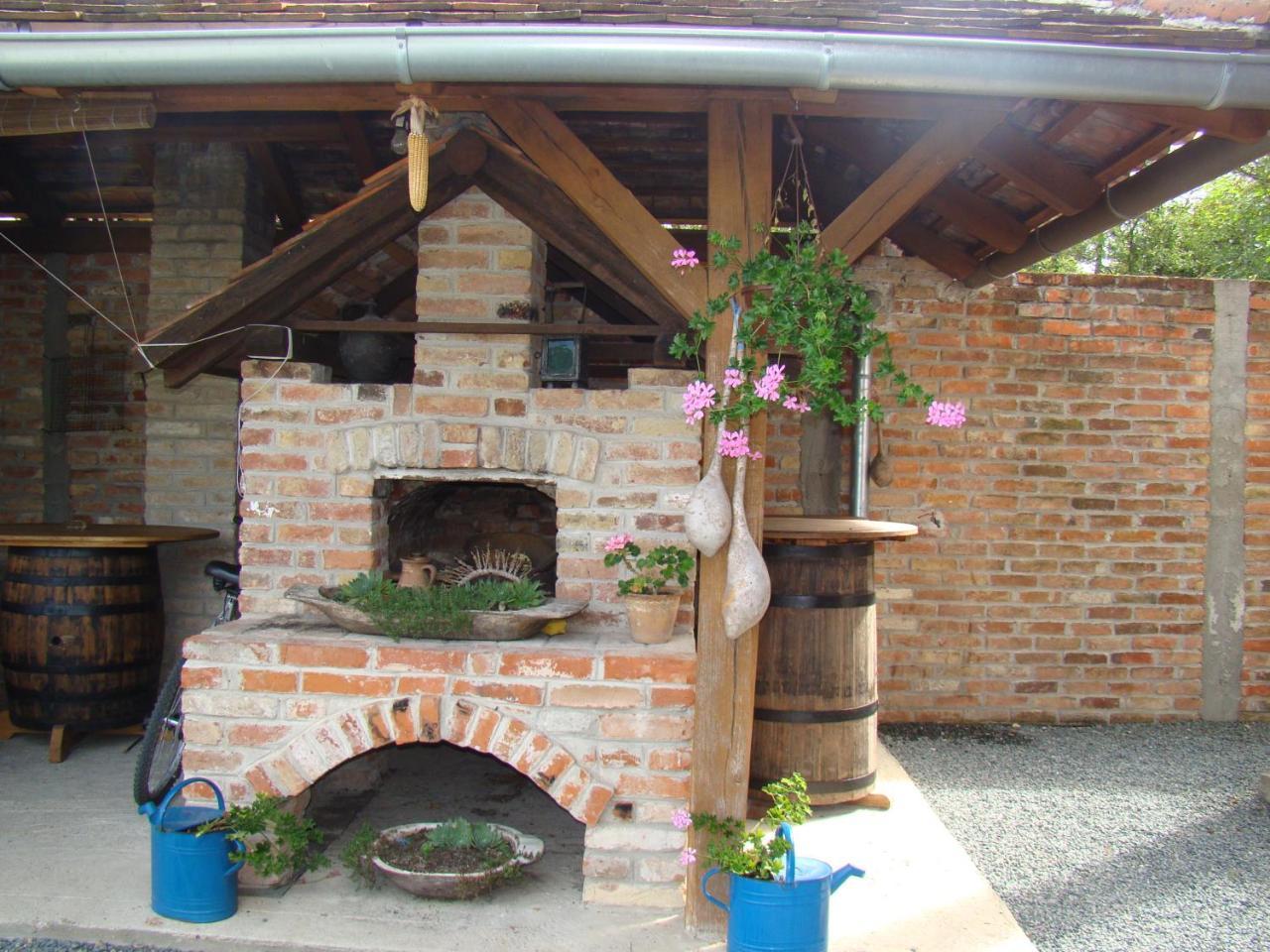 Pavlovci Country House Tunjina Kuca Stara Kapelaゲストハウス エクステリア 写真